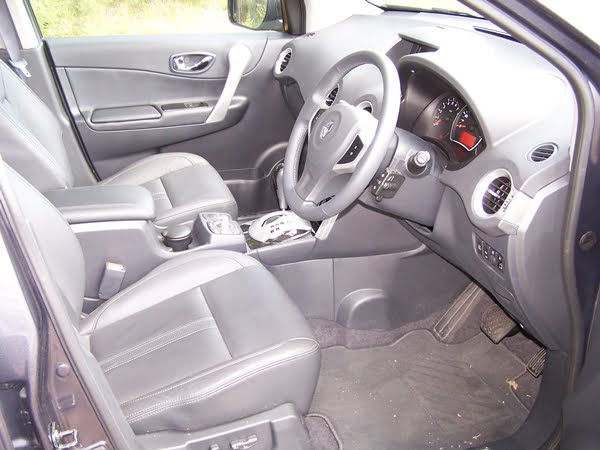 2011 Renault Koleos Privelege internal front seats