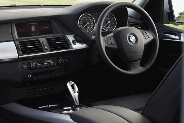 2011 BMW X5 xDrive 30d 8 speed auto dash view