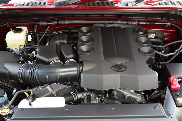 2011 Toyota FJ Cruiser engine