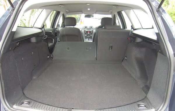 2011 Ford MC Mondeo Zetec TDCi wagon rear  boot space