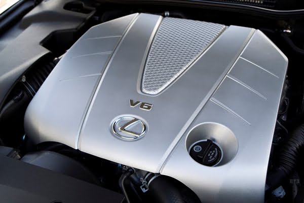 2011 Lexus IS 350 3.5-litre V6 engine