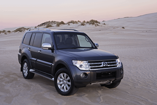 2011 Mitsubishi Pajero Exceed 3.2 DiD ext Front