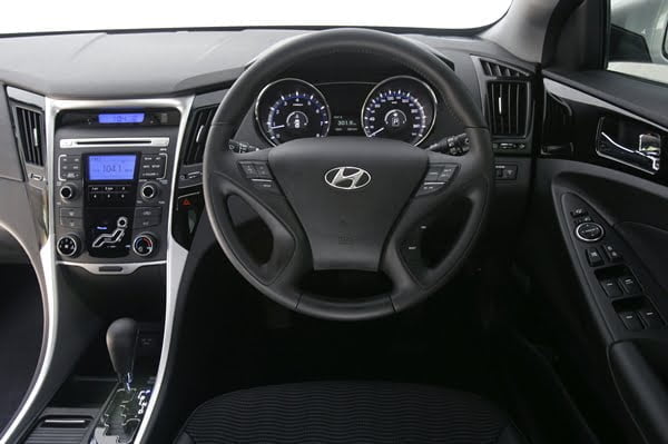 2011 Hyundai i45 Active INTERNAL DASH