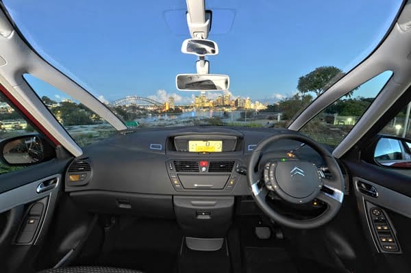 Citroen C4 Picasso HDi interior The result achieved by the Citroen C4 Citroen C4 Picasso HDi interior The result achieved by the Citroen C4