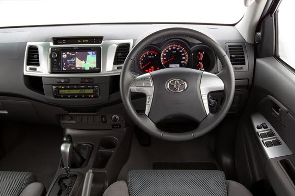 2011 Toyota HiLux SR5 4x4 automatic interior