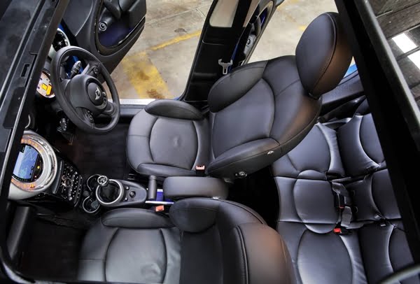 Mini Cooper S Countryman FWD Phtot 4 front seats 600