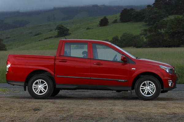 Ssangyong Actyon Sports SX  Dual Cab Ute side