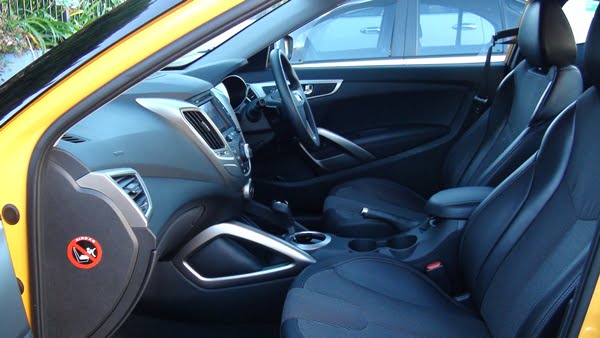 Hyundai Veloster front seats