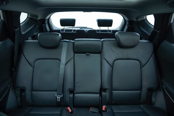 Hyundai Santa Fe Highlander Interior rear seats