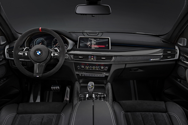 BMW X6M 50D Dash