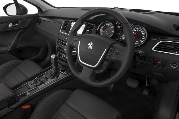 Peugeot 508 GT interior.
