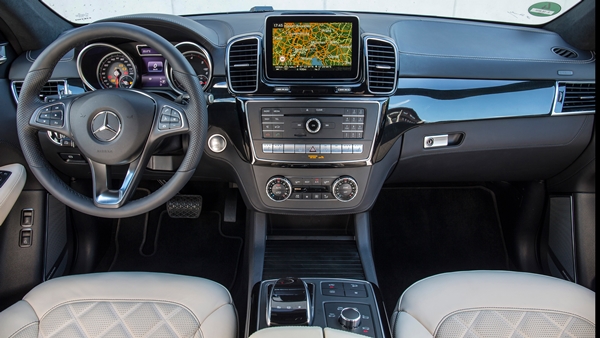 Mercedes Benz GLE-Class interior
