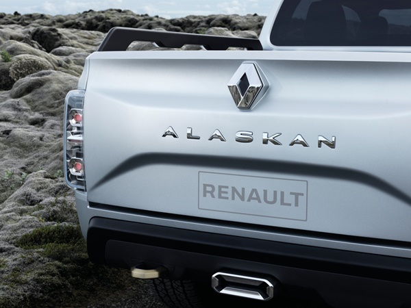 Renault ALASKAN Concept 7