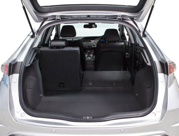 2011 Ford focus boot space #2