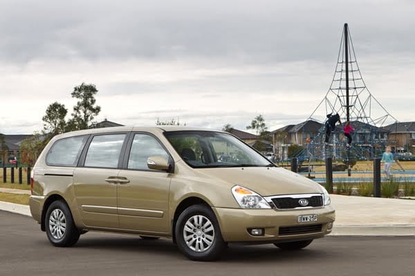 2011 Kia Grand Carnival