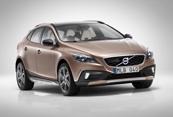 V40 Cross Country front