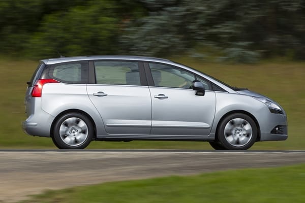 2013 Peugeot 5008 2013 Peugeot 5008