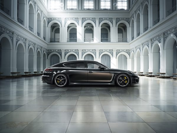 Porsche Panamera Exclusive side