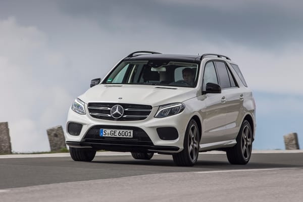 Mercedes Benz GLE-Class interior