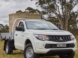 2017 Mitsubishi Triton GLX 4WD cab chassis 1