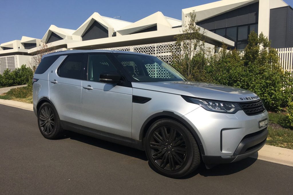 2018 Land Rover Discovery TD6 front