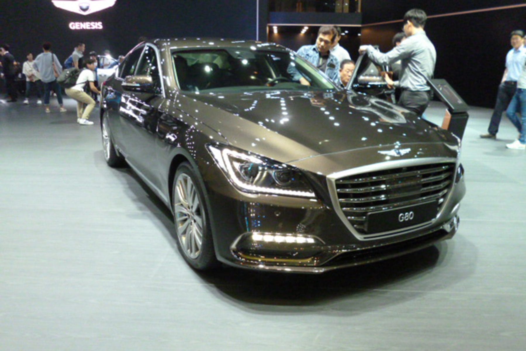 Genesis седан g80