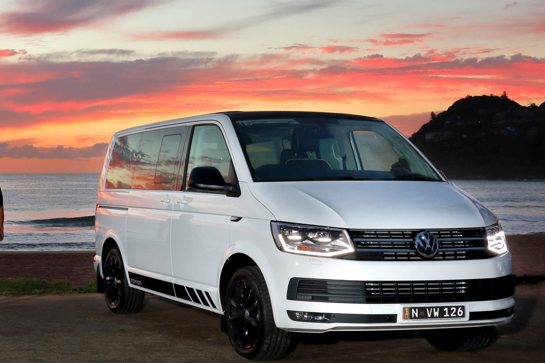 vw transporter black edition