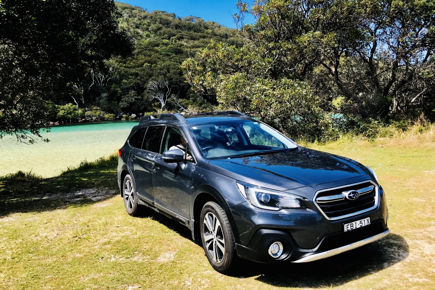 Subaru Outback 25i Premium 4 front