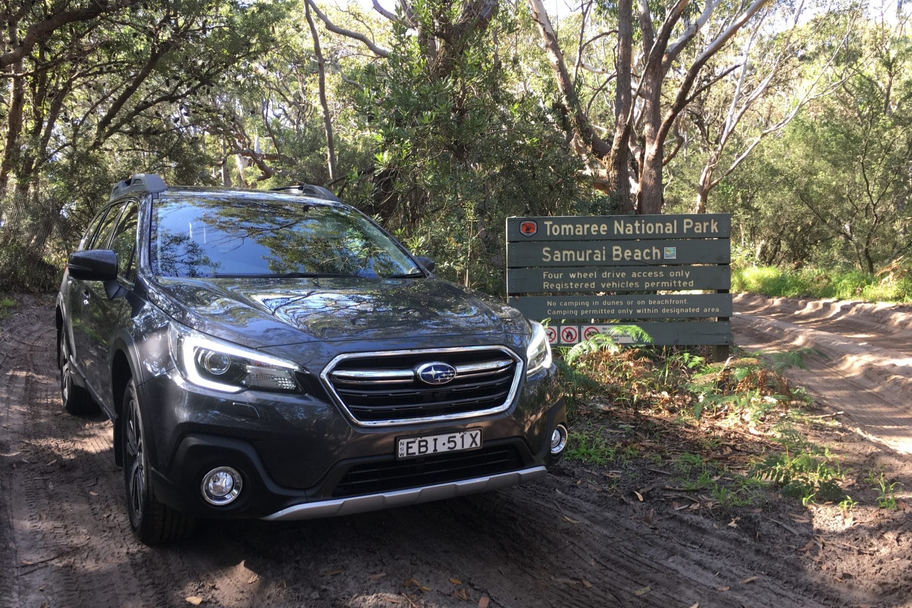 2019 Subaru Outback 2.5i Premium front 2