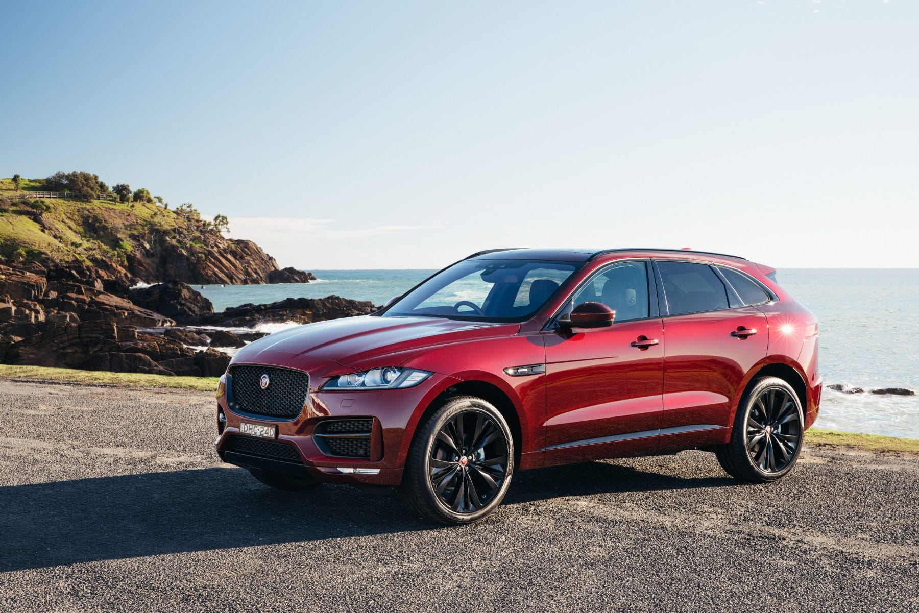 17MY Jaguar F-PACE R-Sport, Odyssey Red.