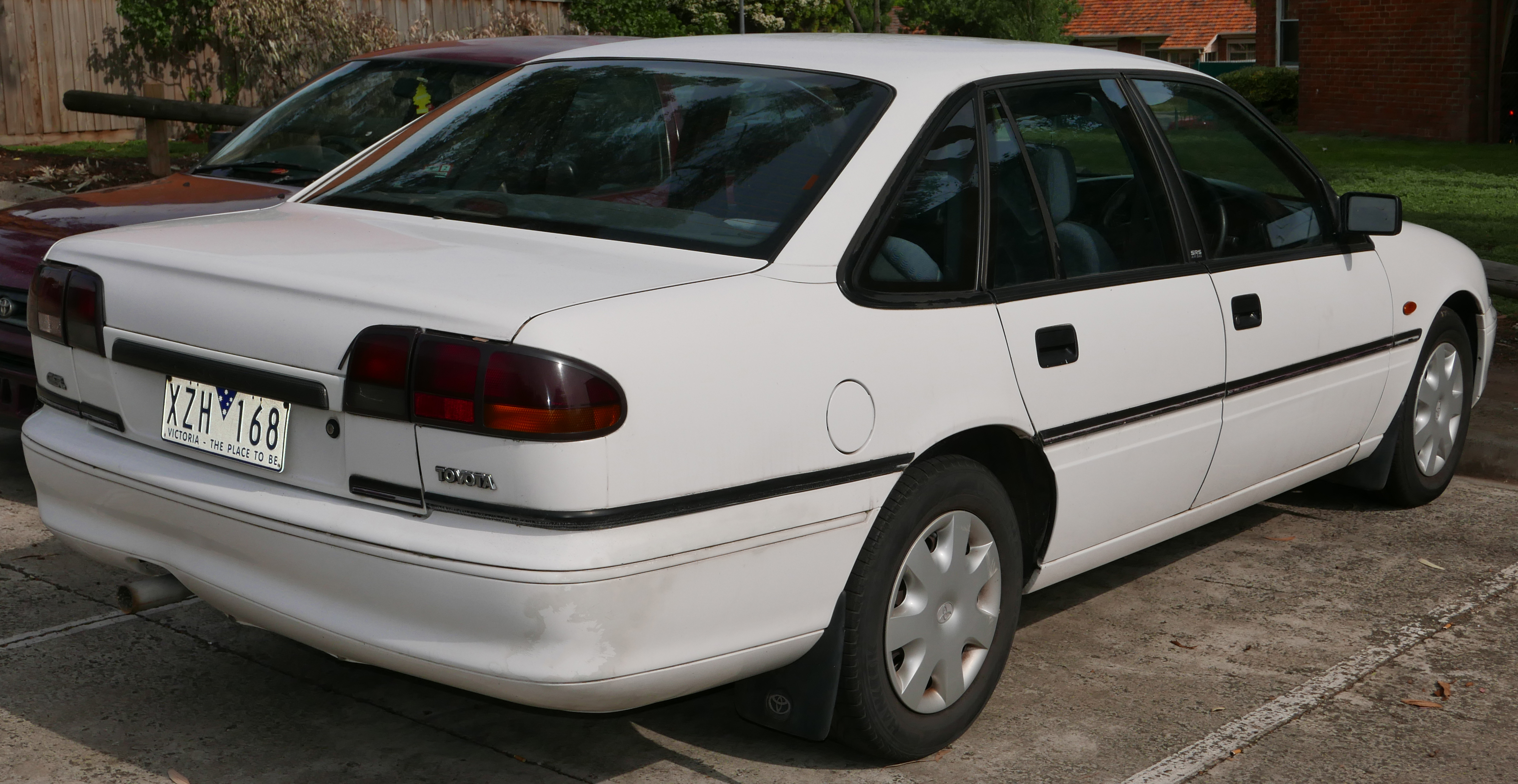 1997_Toyota_Lexcen_(T5)_CSi_sedan_(2015-11-11)