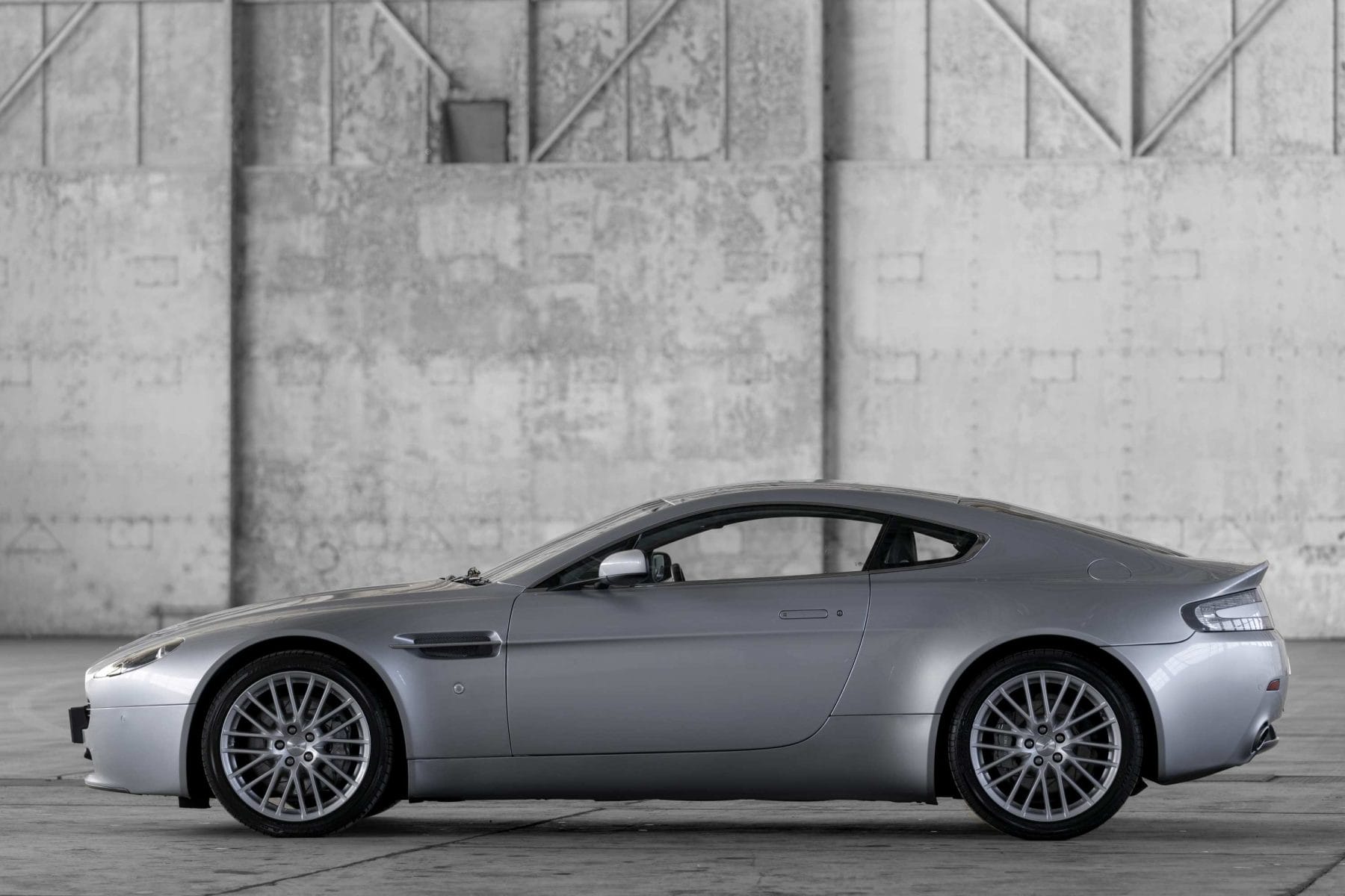 Aston Martin v8 Vantage 2005