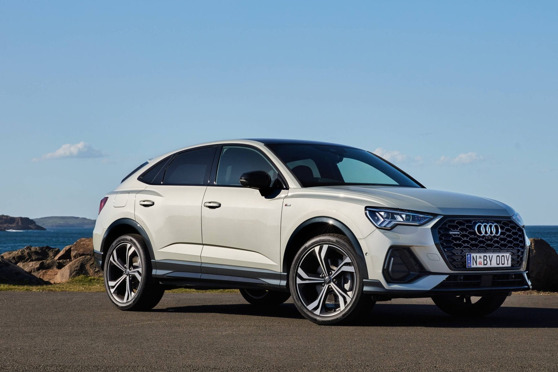 Audi q3 sportback. Ауди q3 Sportback. Ауди q3 Sportback 2020. Ауди ку 3 Спортбэк 2021. Ауди ку 3 2020.