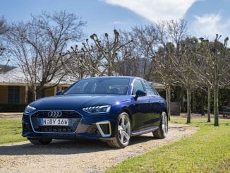 AUDI_A4_Sedan_03
