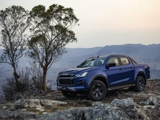 21MY Isuzu D-MAX 4x4 X-TERRAIN Crew Cab Ute Cobalt Blue mica (9)