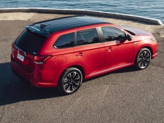 Mitsubishi-Outlander-PHEV001