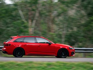 Audi RS4 Avant Quattro Profile