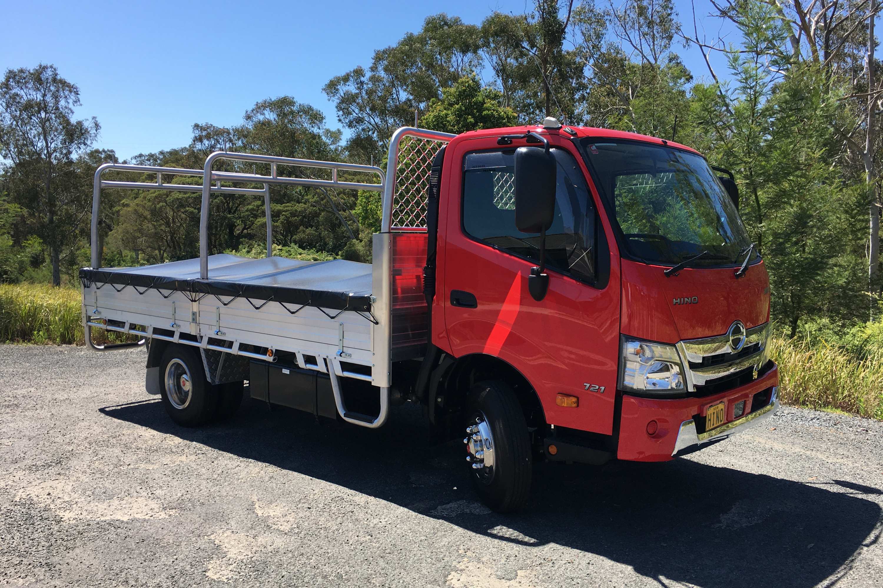 Hino 300 721 Wide Cab exterior front qtr
