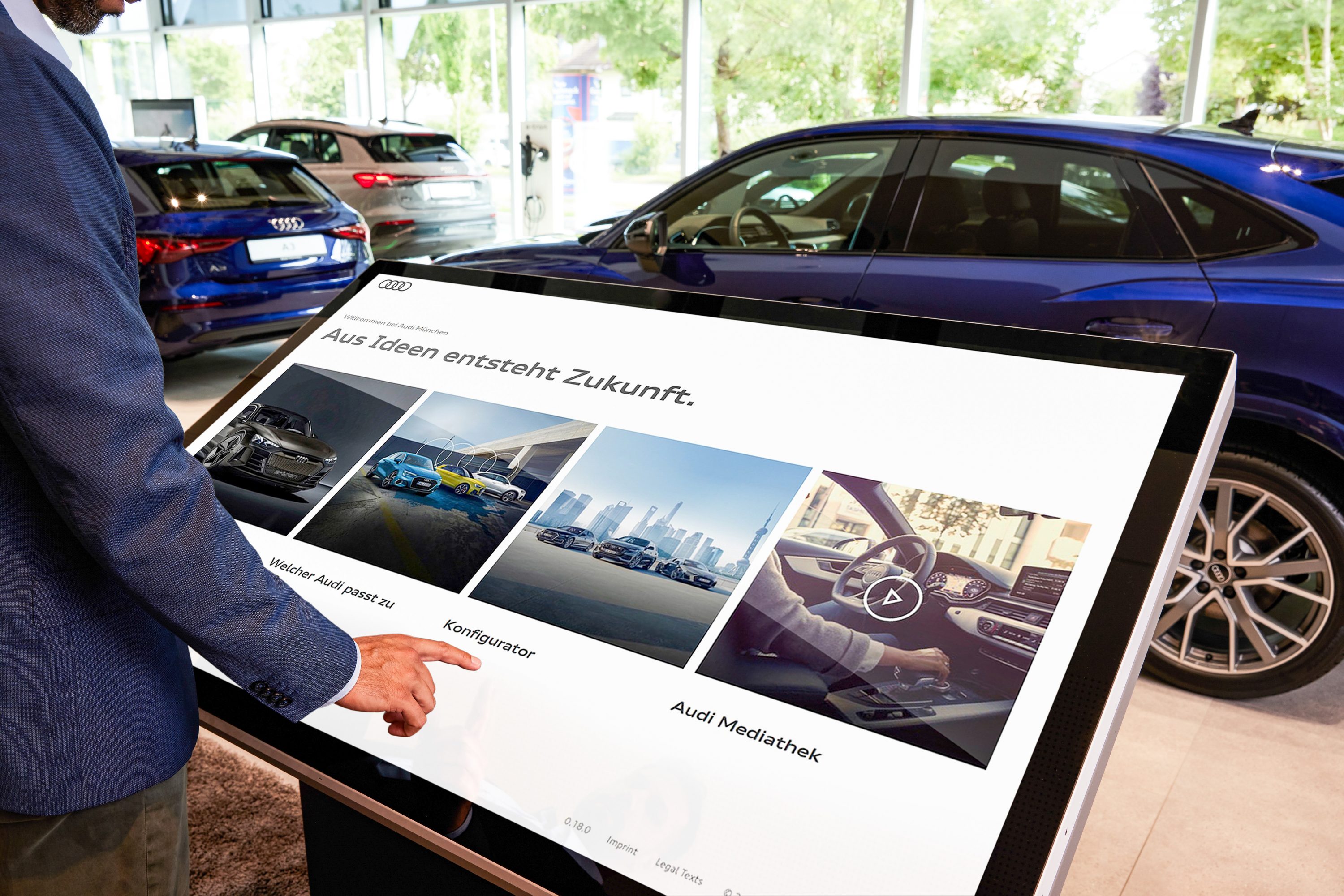Thanks to interactive modules and large-format visualizations, the customer experience at the store will become even more attractive. With the help of modern configurators, the sales personnel will make a photo-realistic presentation of Audi’s models.