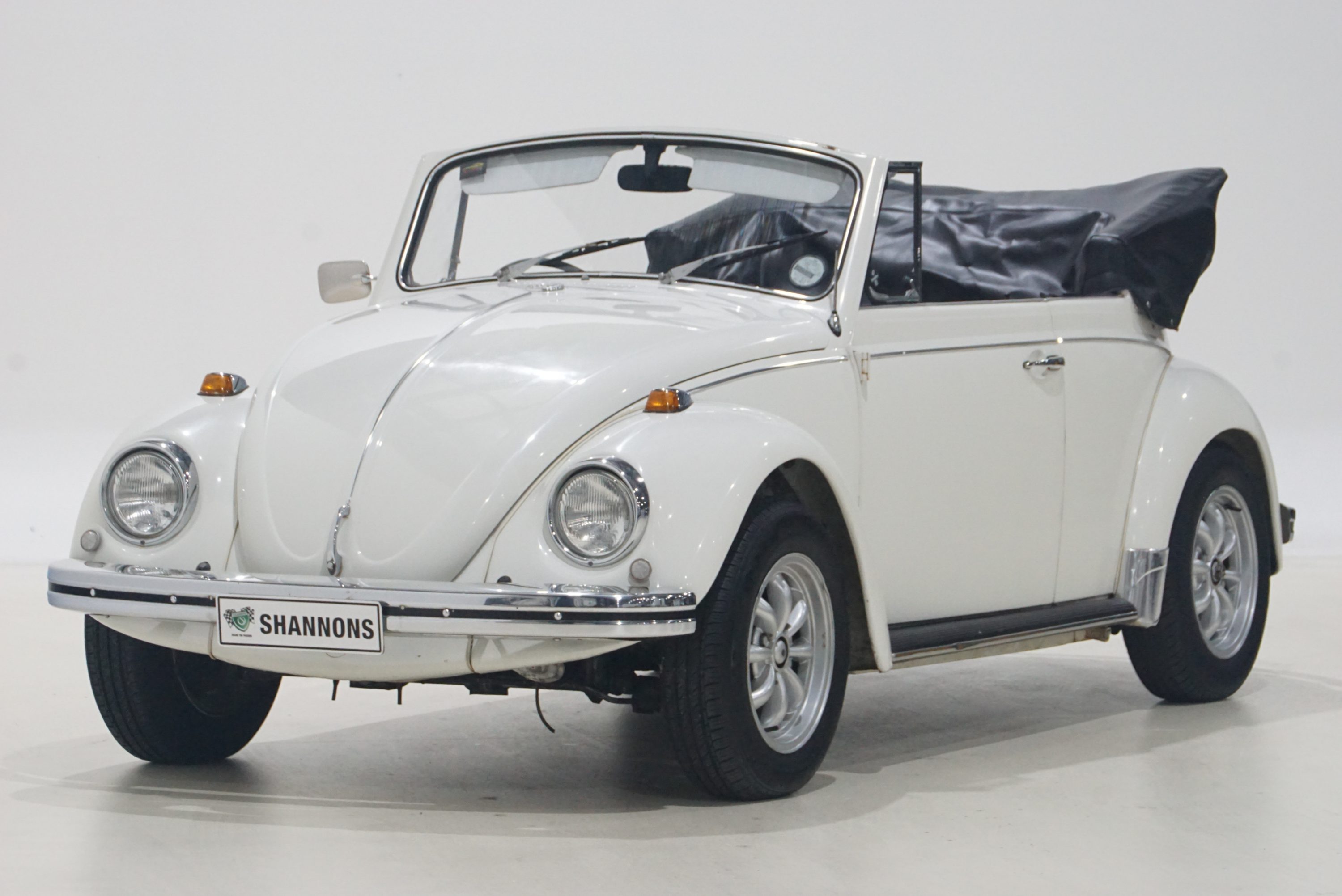 This original right hand drive 1970 VW Beetle Karmann Cabriolet – one of 330,000 built – is expected to sell in  the $30,000-$35,000 range  at at Shannons Spring Timed Online Auction from August 31 – September 7.