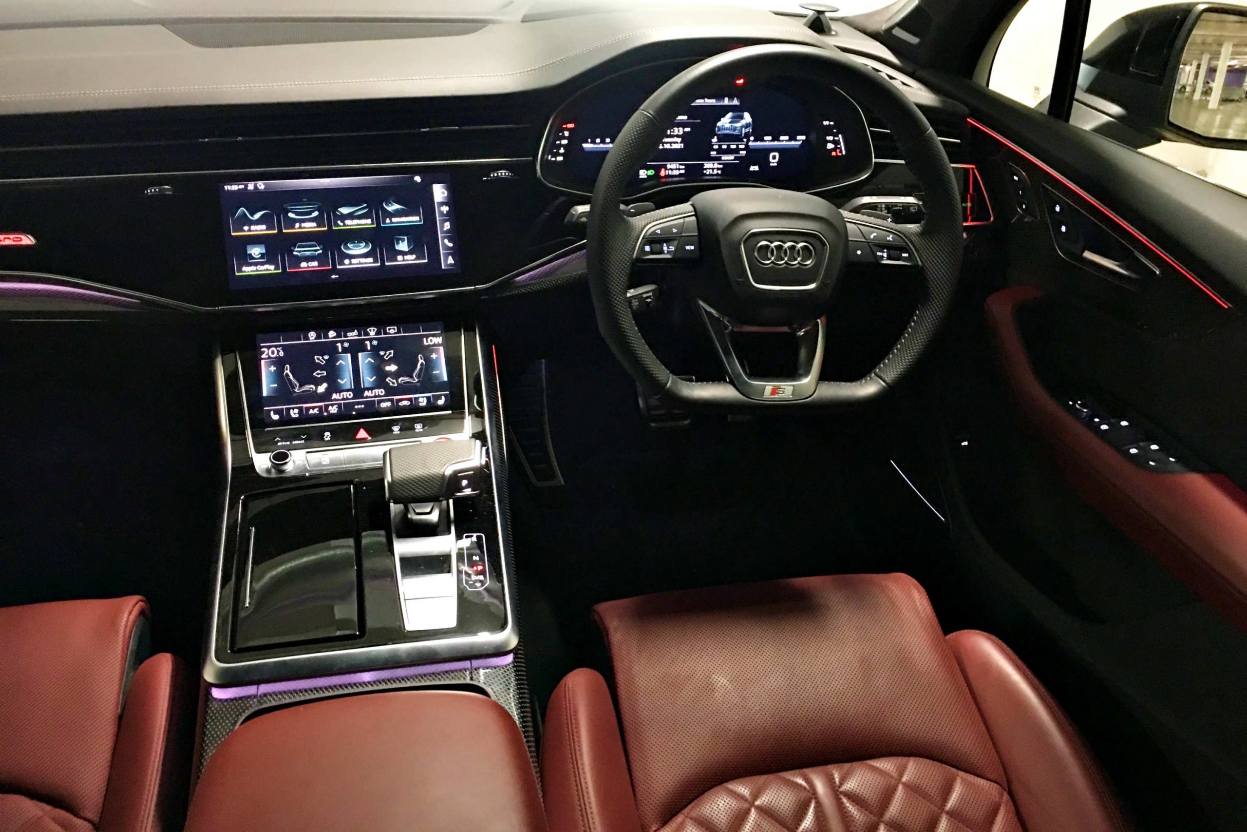 2021 Audi SQ7 interior dash