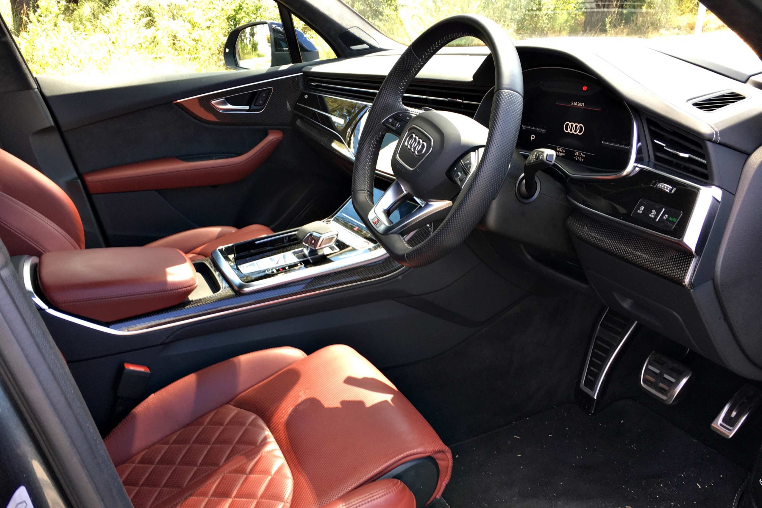 2021 Audi SQ7 interior front