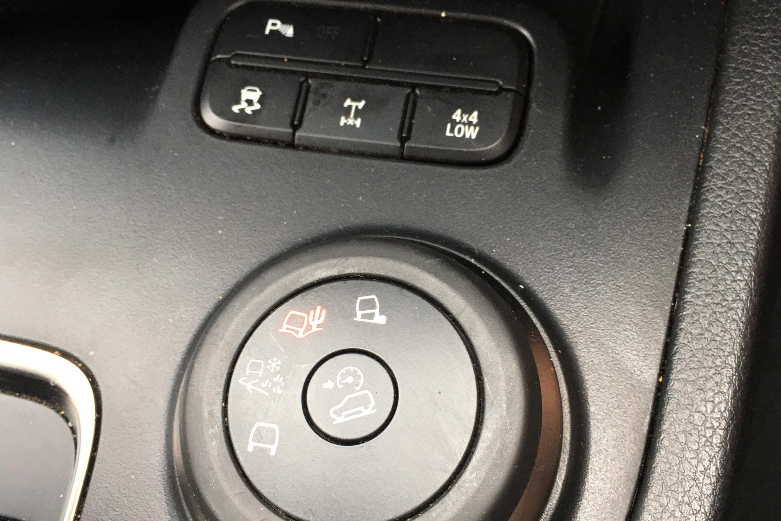 2021 Ford Everest Base Camp 4WD Controls