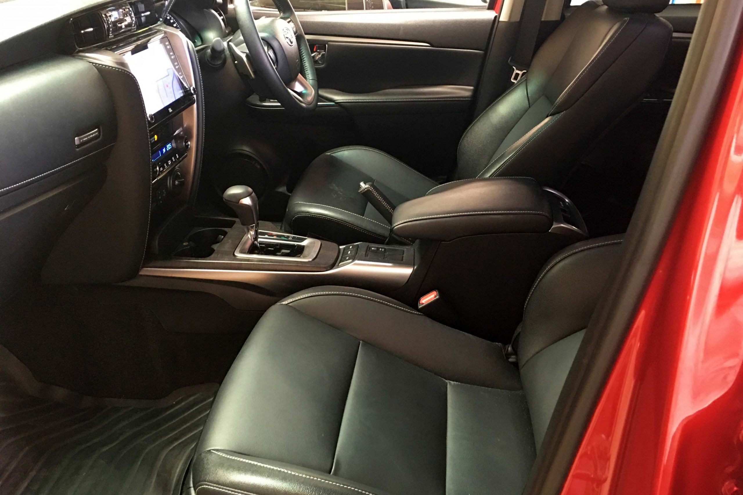 Toyota Fortuner Crusade 2021 front seats