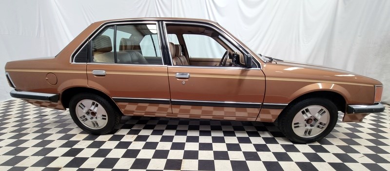 Holden Commodore VH SLE Prototype