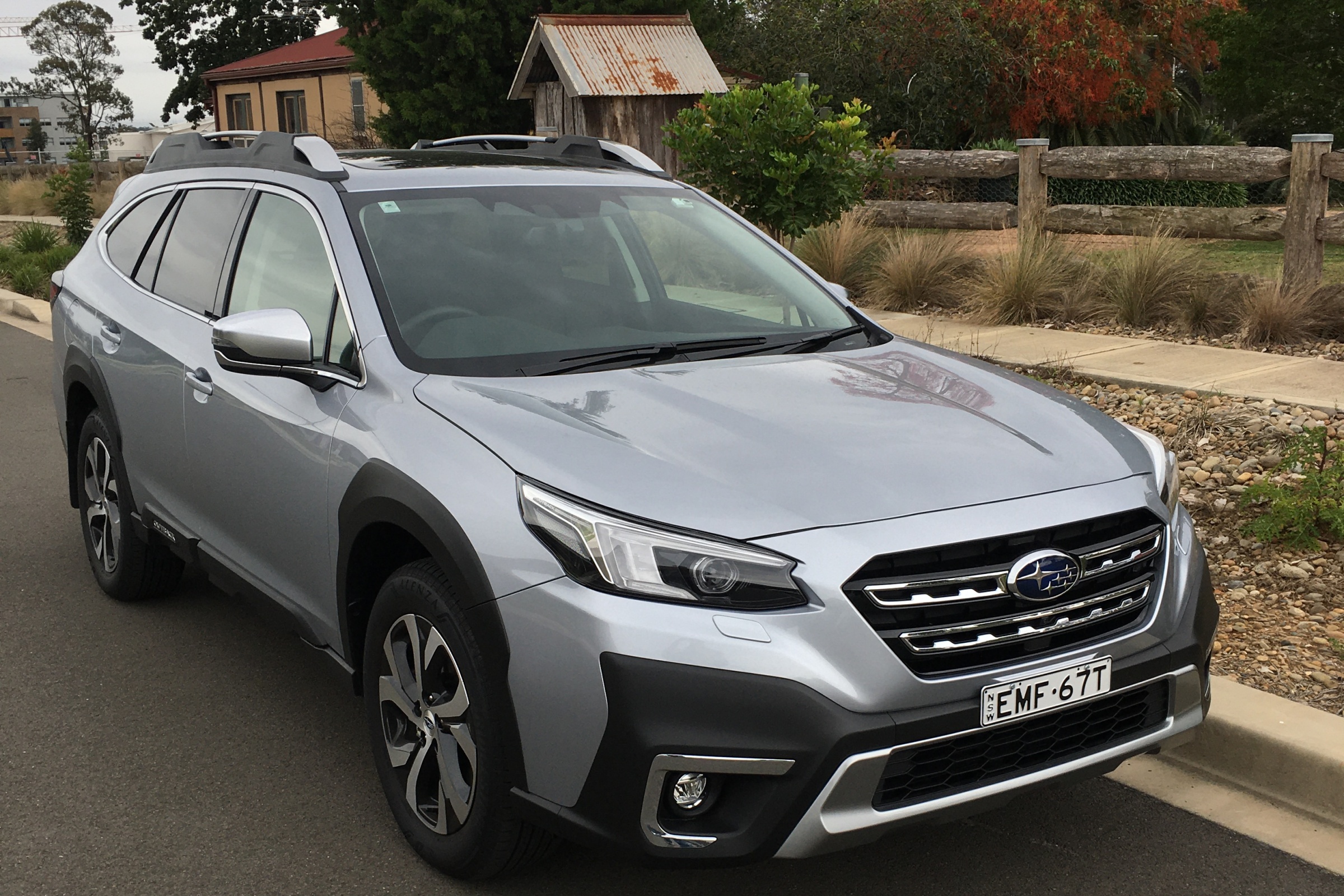 2022 Subaru Outback Touring front