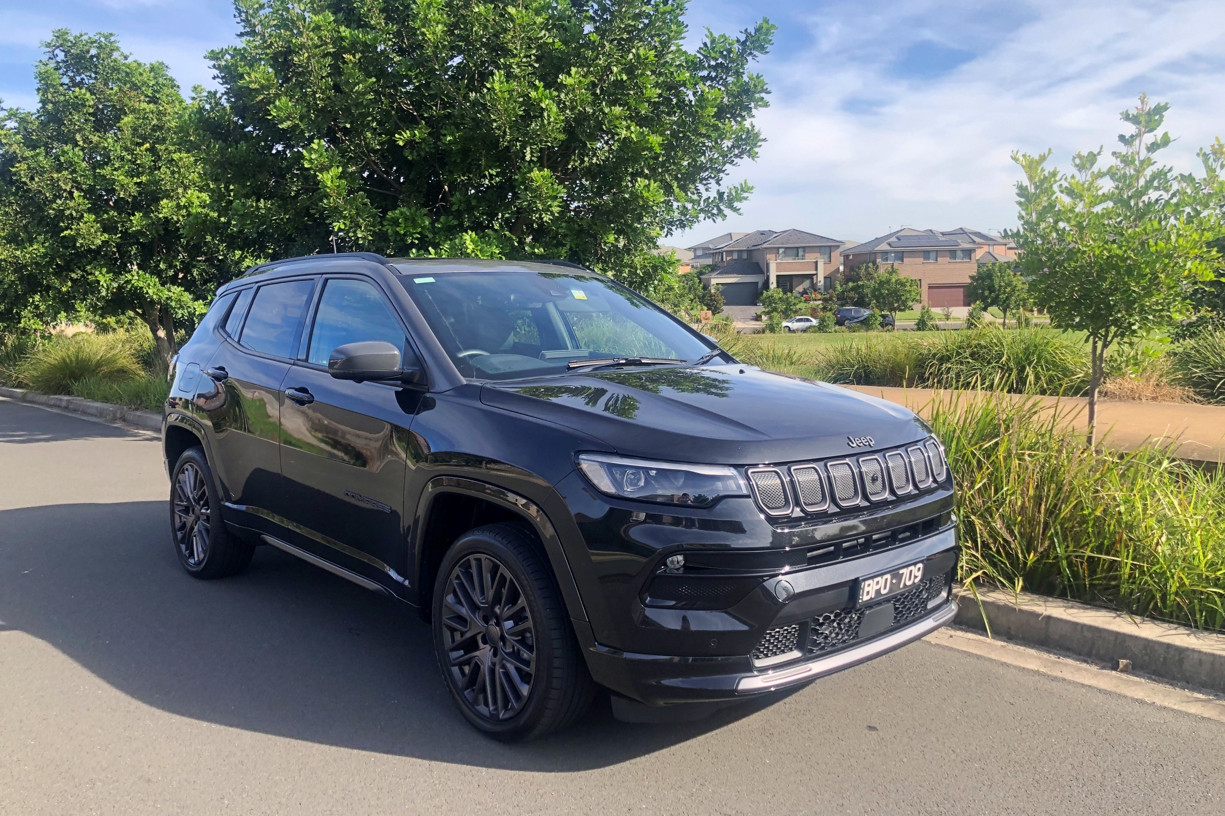 2022 Jeep Compass Limited S Front qtr