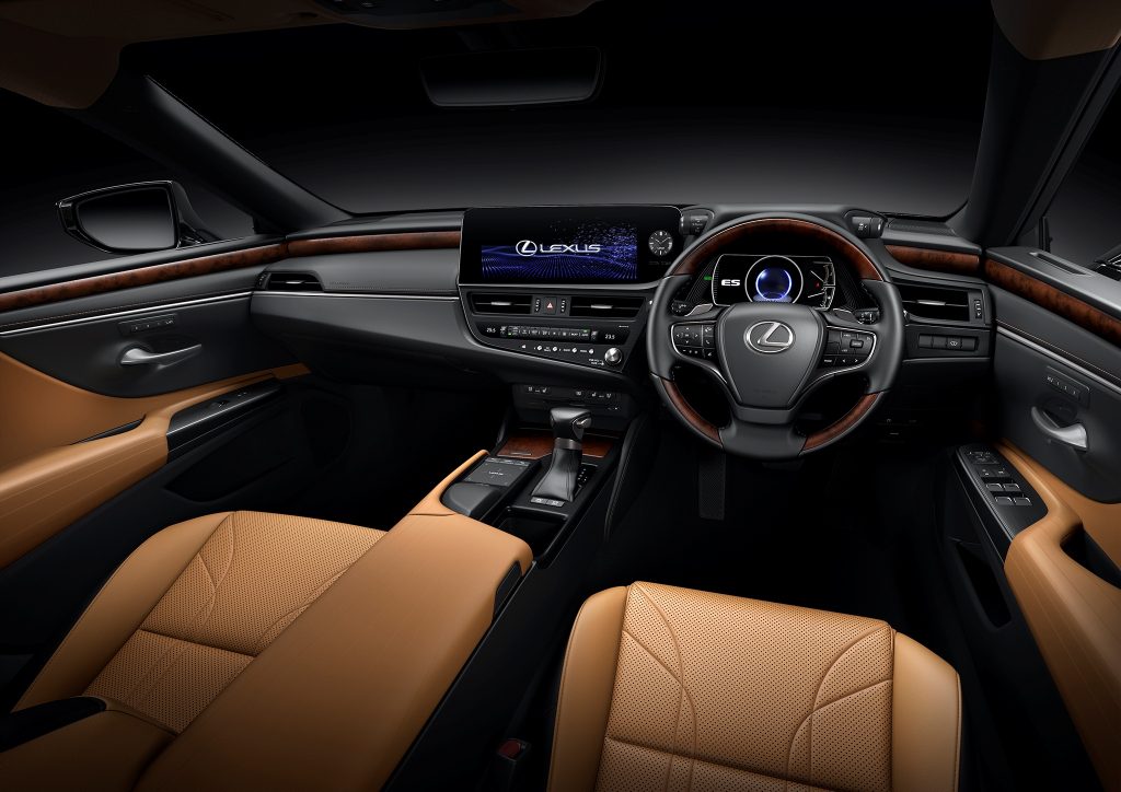 Lexus ES 300h Sport Luxury 2022 interior