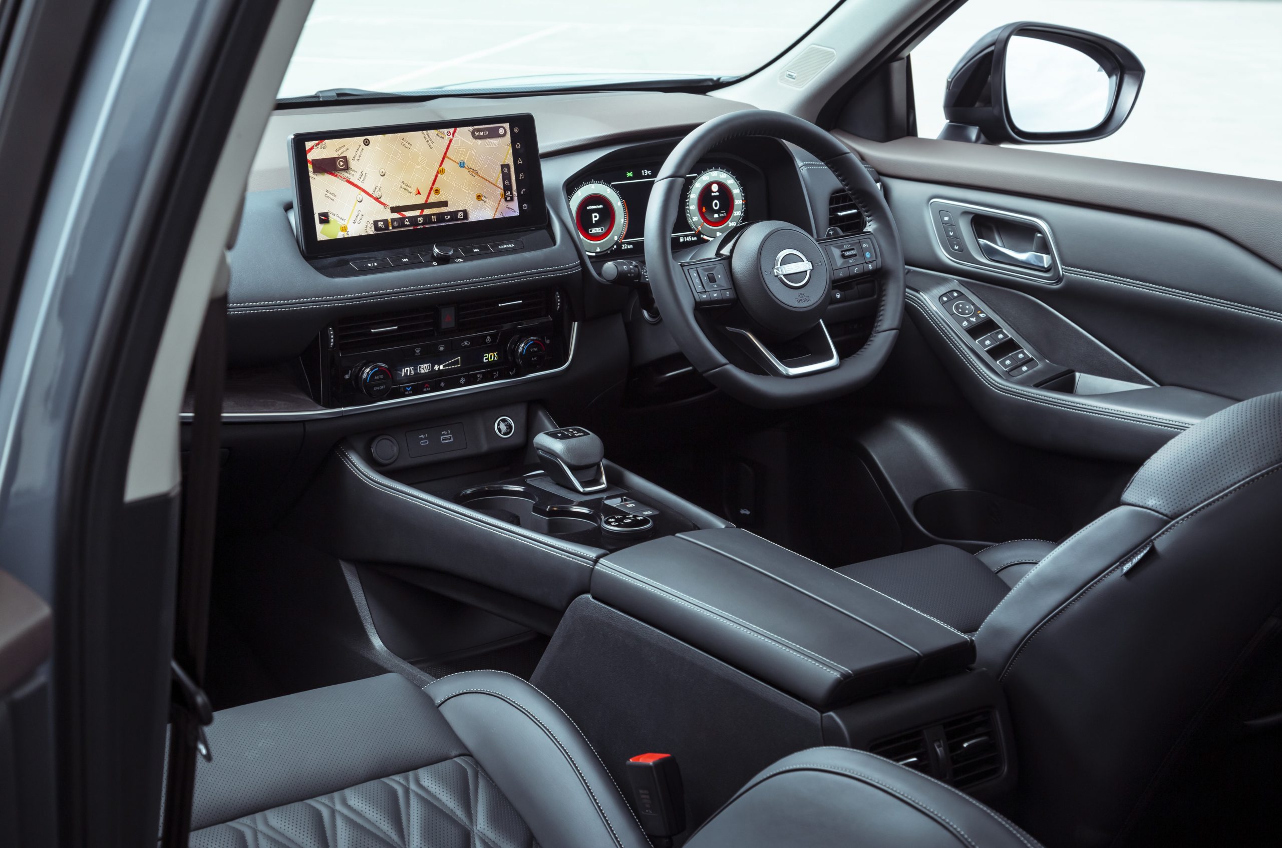 Nissan X-TRAIL- interior