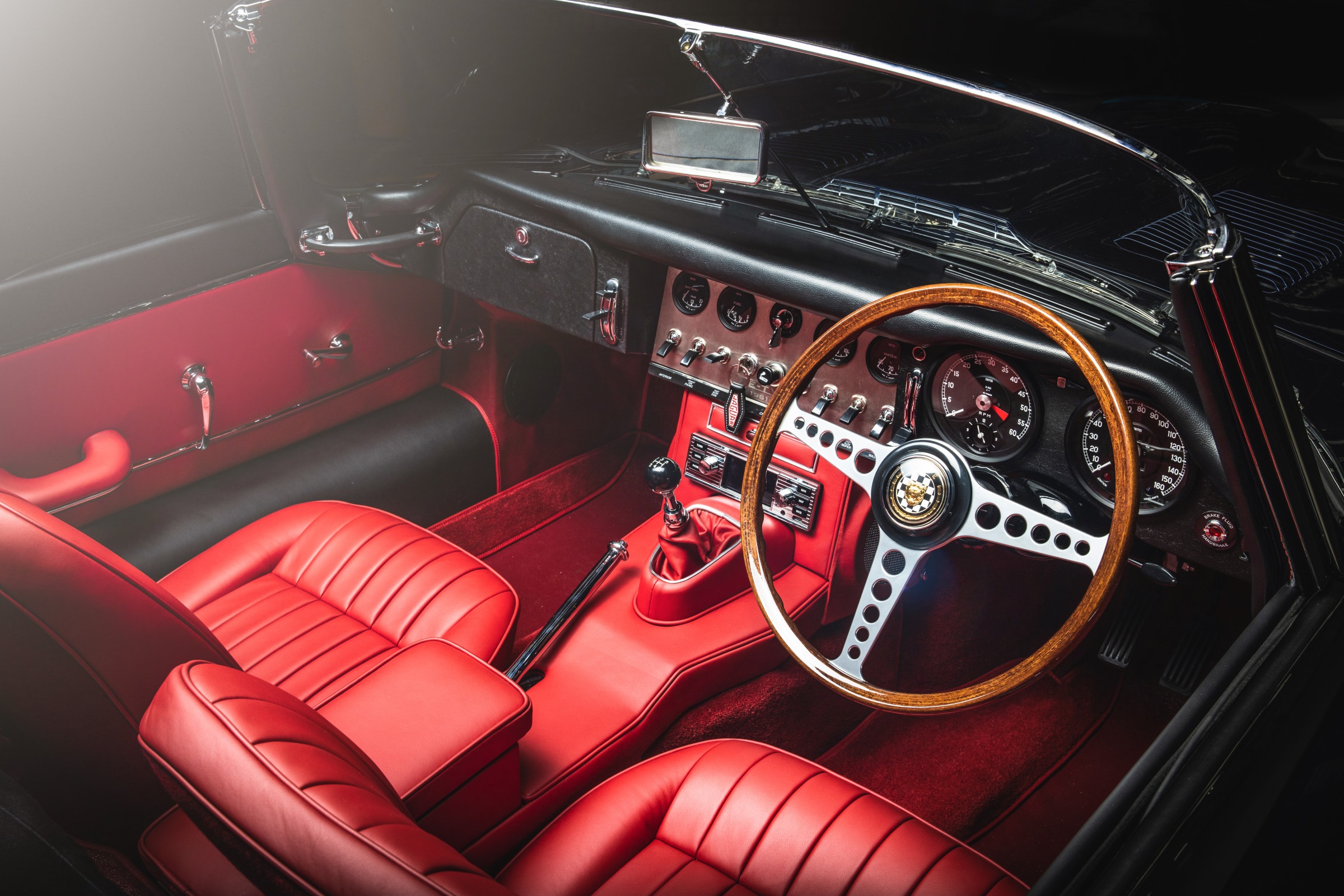1965 series 1 Jaguar E-Type restored interior